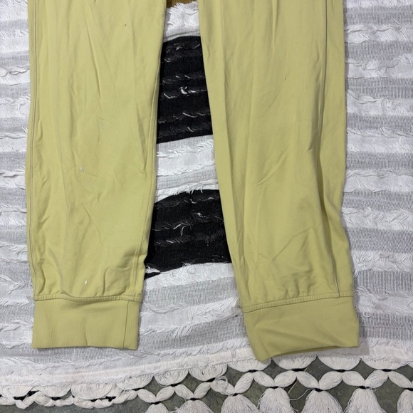 Lululemon Jogger Womens 8 Yellow Sweatpants Drawstring Knit Hi Rise Running Gym - Picture 3 of 10